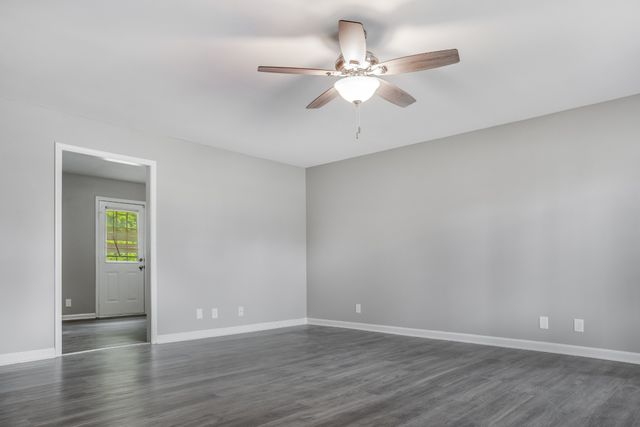 389 Brook Mead Dr, Clarksville, TN 37042