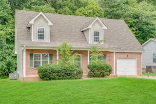389 Brook Mead Dr, Clarksville, TN 37042
