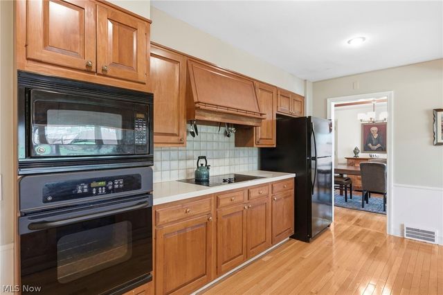 2044 S Belvoir Boulevard, South Euclid, OH 44121