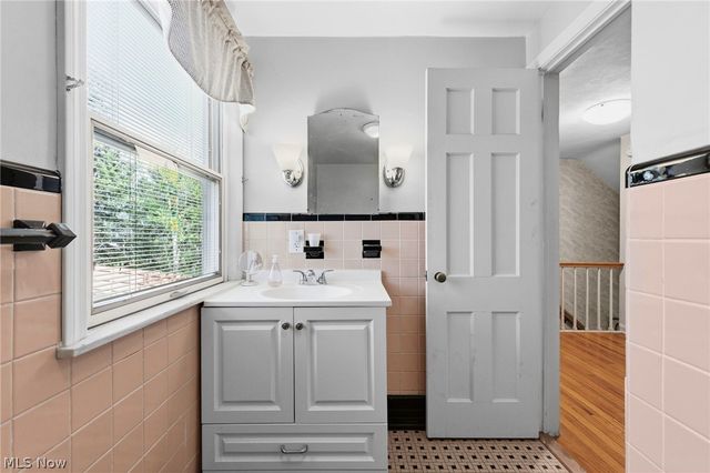 2044 S Belvoir Boulevard, South Euclid, OH 44121