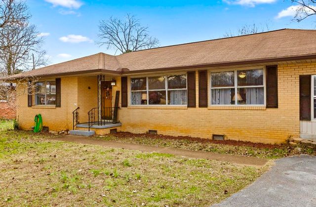 1102 Collins Circle, Chattanooga, TN 37411