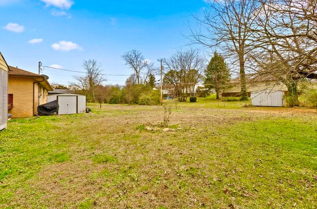 1102 Collins Circle, Chattanooga, TN 37411