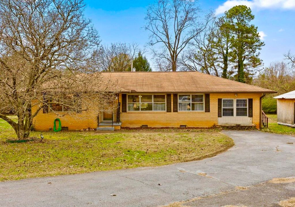 1102 Collins Circle, Chattanooga, TN 37411