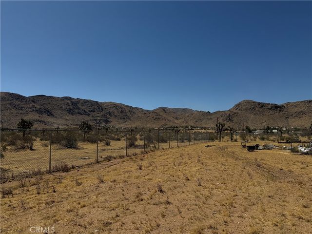 15911 Thomas, Apple Valley, CA 92307