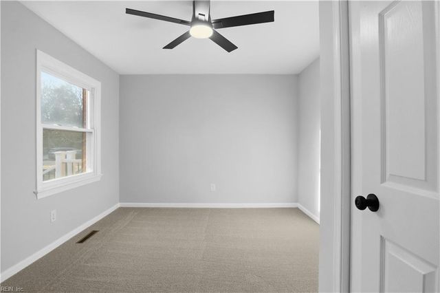 3 Marilea CIR, Newport News, VA 23606