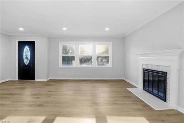 3 Marilea CIR, Newport News, VA 23606