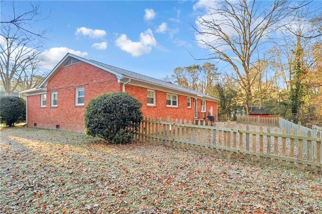 3 Marilea CIR, Newport News, VA 23606