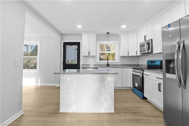 3 Marilea CIR, Newport News, VA 23606