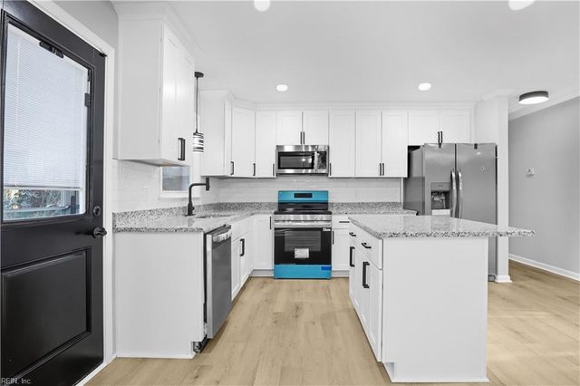 3 Marilea CIR, Newport News, VA 23606