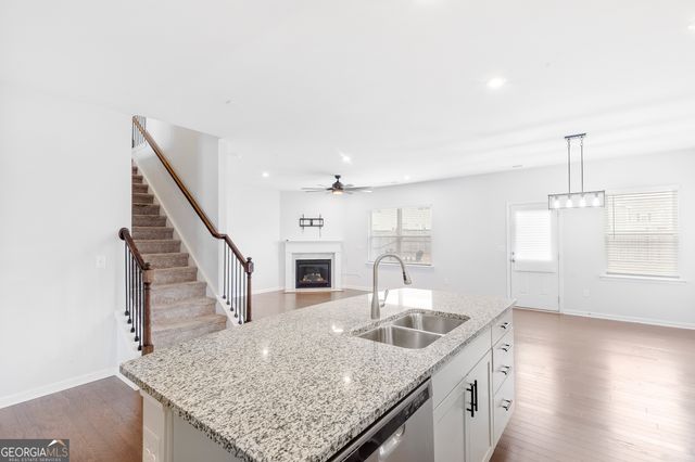 828 Royal Red Court, Mcdonough, GA 30253