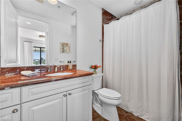 1540 5TH AVE S D305, Naples, FL 34102