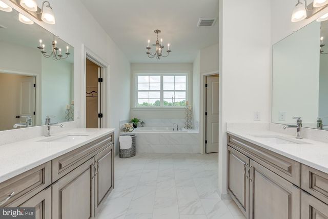 004 MULLEN DR, Sicklerville, NJ 08081
