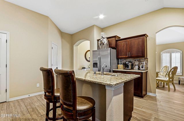 13736 Garforth Avenue, Horizon City, TX 79928