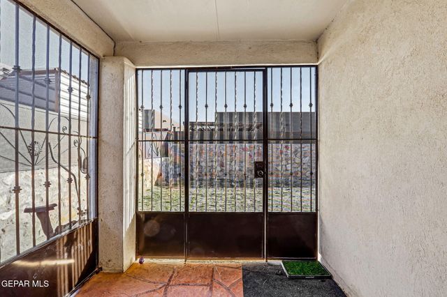 13736 Garforth Avenue, Horizon City, TX 79928