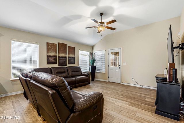 13736 Garforth Avenue, Horizon City, TX 79928