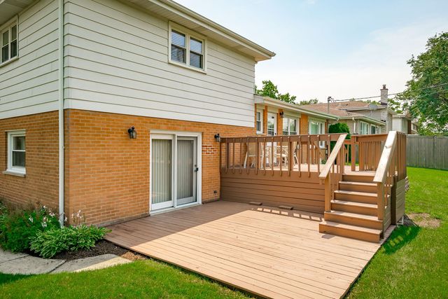 856 S Stratford Avenue, Elmhurst, IL 60126