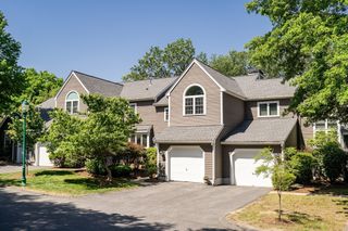 68 Bishops Forest Dr 68, Waltham, MA 02452