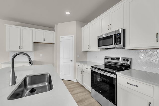 4030 Lemon Grass Lane, Ravenel, SC 29470