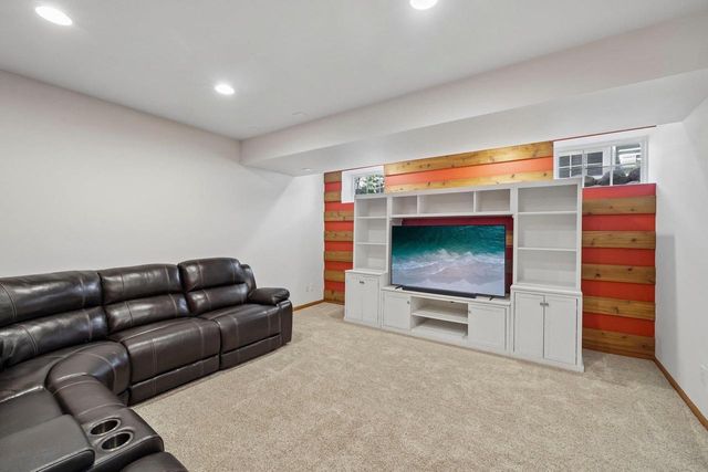 976 Stonehaven Drive, Sun Prairie, WI 53590