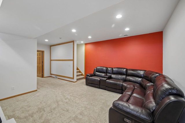 976 Stonehaven Drive, Sun Prairie, WI 53590