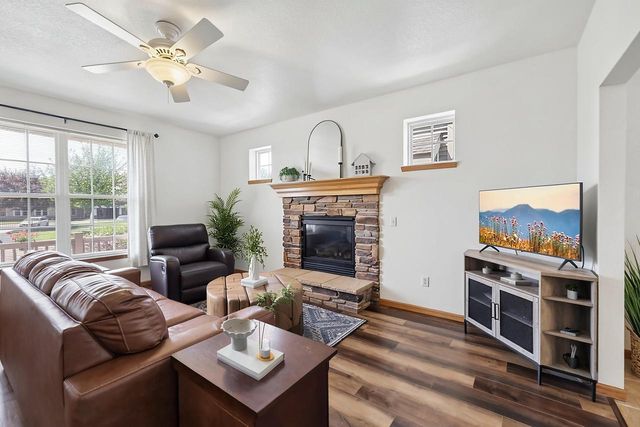 976 Stonehaven Drive, Sun Prairie, WI 53590