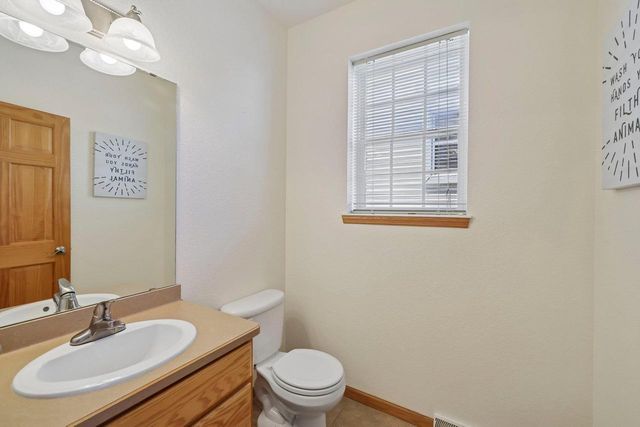976 Stonehaven Drive, Sun Prairie, WI 53590