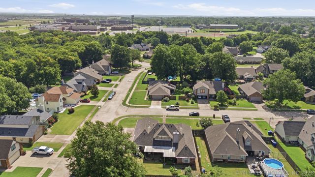 1832 N 15th Street, Broken Arrow, OK 74012