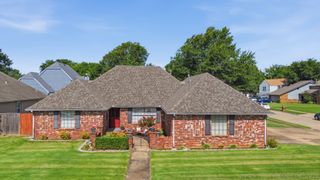 1832 N 15th Street, Broken Arrow, OK 74012