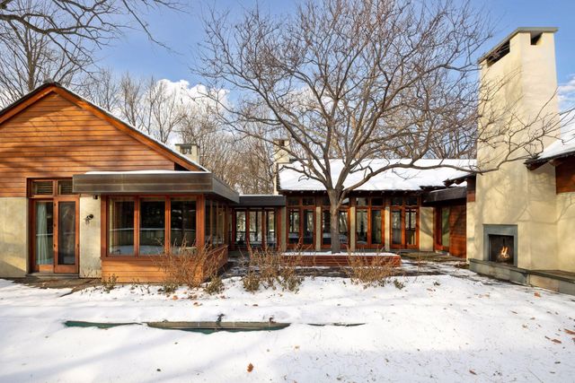 20545 Linden Road, Deephaven, MN 55331