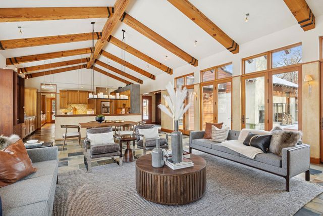 20545 Linden Road, Deephaven, MN 55331