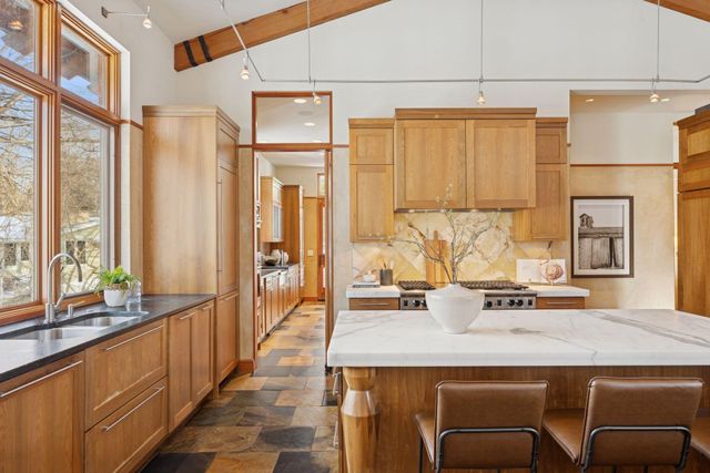 20545 Linden Road, Deephaven, MN 55331