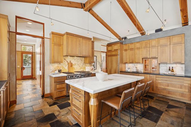 20545 Linden Road, Deephaven, MN 55331