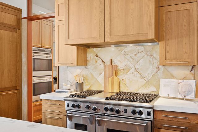 20545 Linden Road, Deephaven, MN 55331