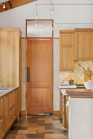 20545 Linden Road, Deephaven, MN 55331