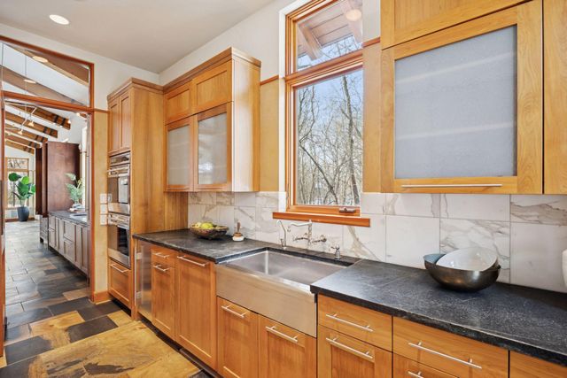 20545 Linden Road, Deephaven, MN 55331