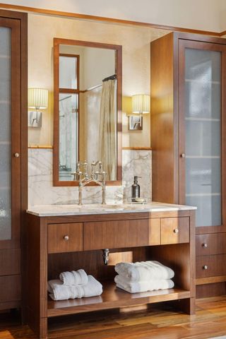 20545 Linden Road, Deephaven, MN 55331