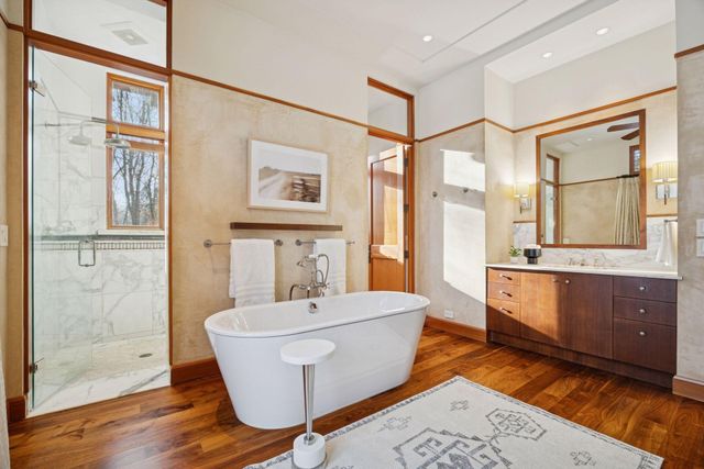 20545 Linden Road, Deephaven, MN 55331