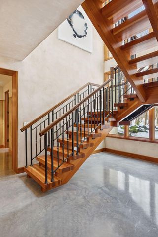 20545 Linden Road, Deephaven, MN 55331