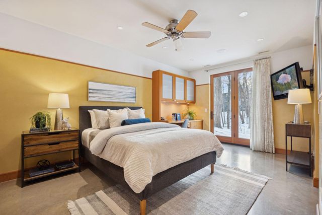 20545 Linden Road, Deephaven, MN 55331