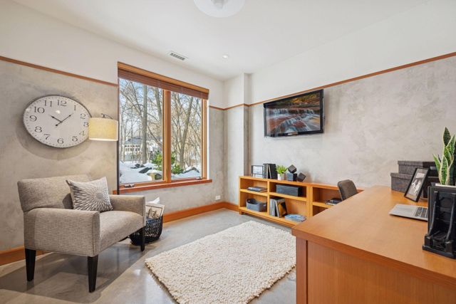 20545 Linden Road, Deephaven, MN 55331