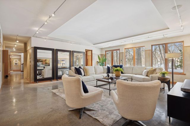 20545 Linden Road, Deephaven, MN 55331