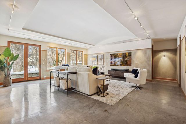 20545 Linden Road, Deephaven, MN 55331