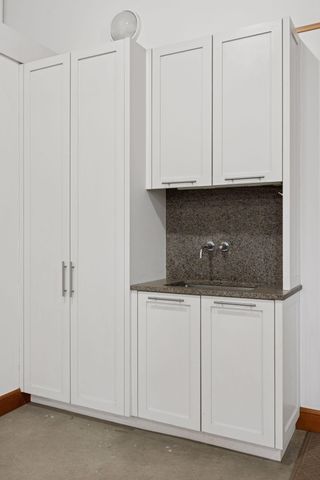 20545 Linden Road, Deephaven, MN 55331