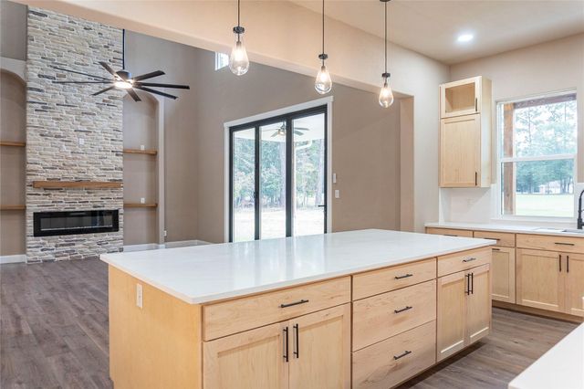 124 Hickory, Village Mills, TX 77663