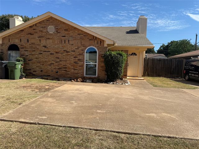 5123 Trail Dust Lane, Arlington, TX 76017