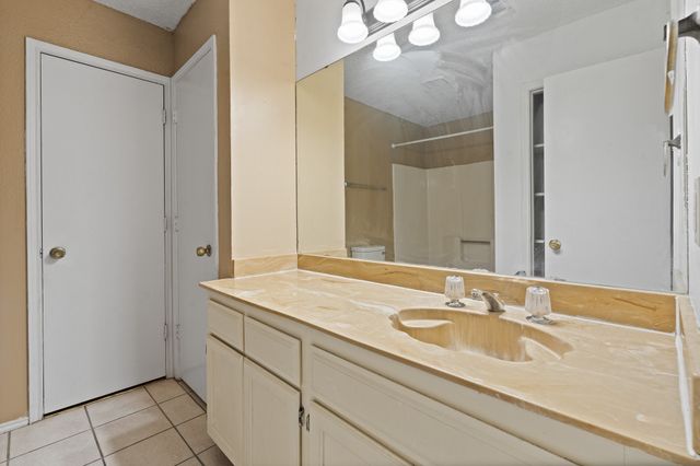 5123 Trail Dust Lane, Arlington, TX 76017