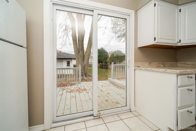 3015 N Vermont Avenue, Royal Oak, MI 48073