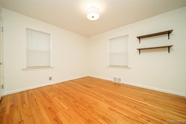 3015 N Vermont Avenue, Royal Oak, MI 48073