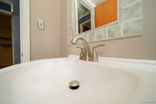 3015 N Vermont Avenue, Royal Oak, MI 48073