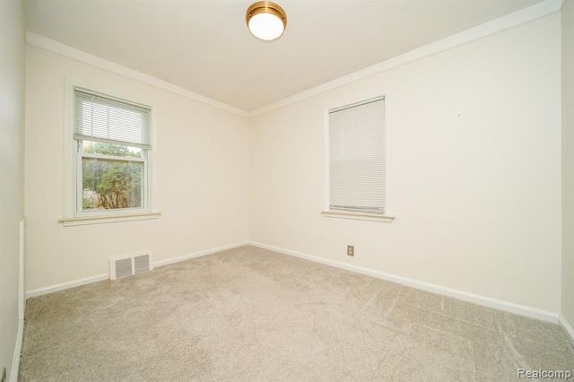 3015 N Vermont Avenue, Royal Oak, MI 48073